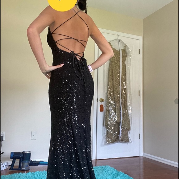 MAC DUGGAL PROM DRESS - Picture 4 of 6